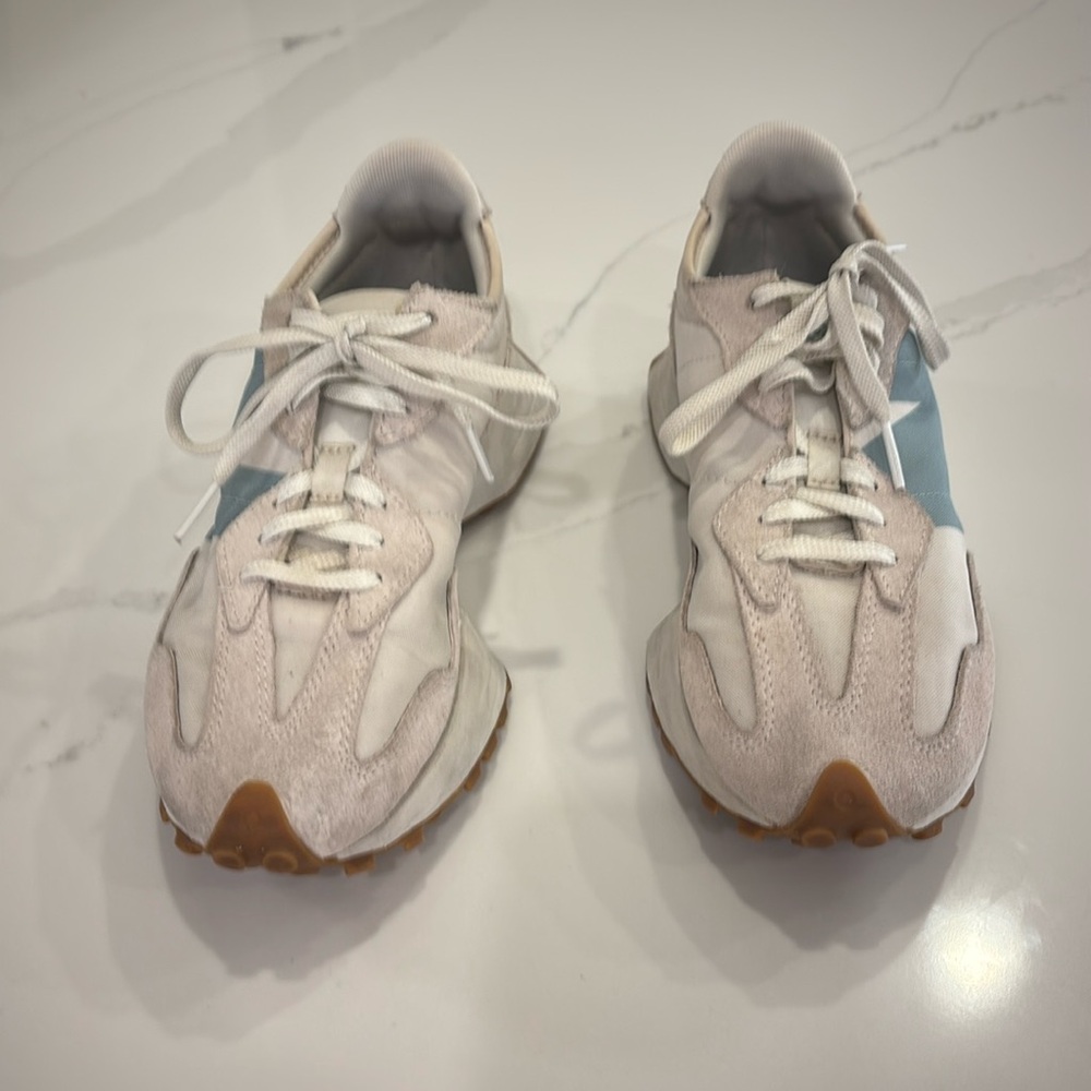 New Balance 327